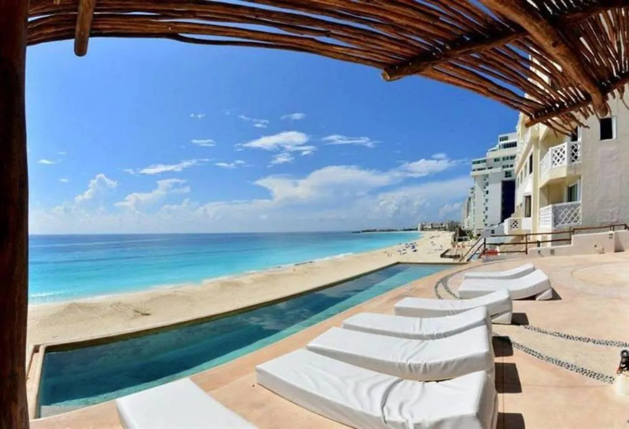 Aparthotel Beachfront Suite With Kitchenette In The Hotel Zone! Cancun