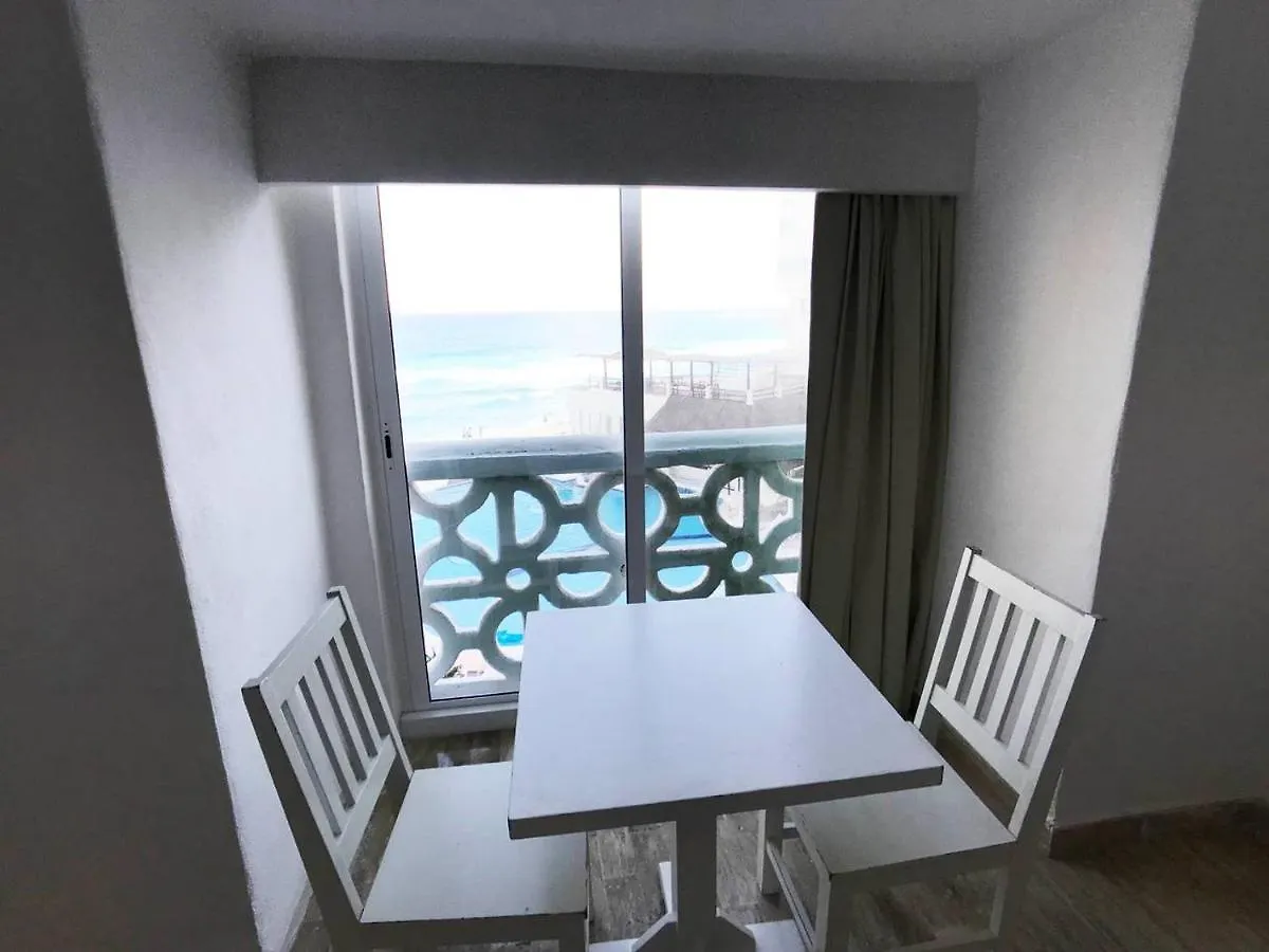 Beachfront Suite With Kitchenette In The Hotel Zone! Cancun Aparthotel