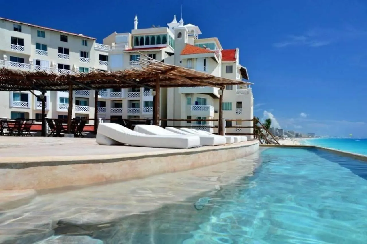 Beachfront Suite With Kitchenette In The Hotel Zone! Cancun Mexico