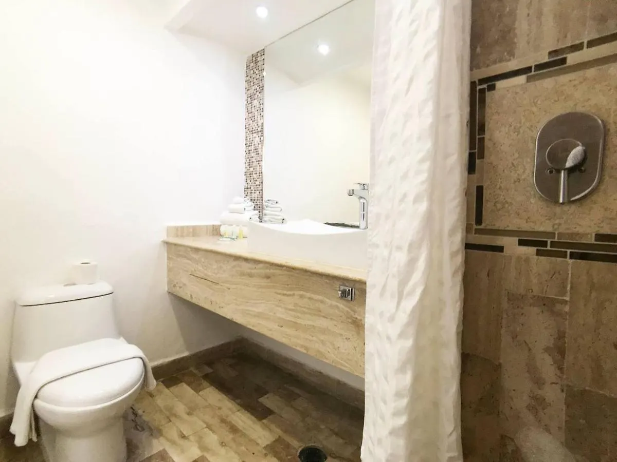 Aparthotel Beachfront Suite With Kitchenette In The Hotel Zone! Cancun Mexico