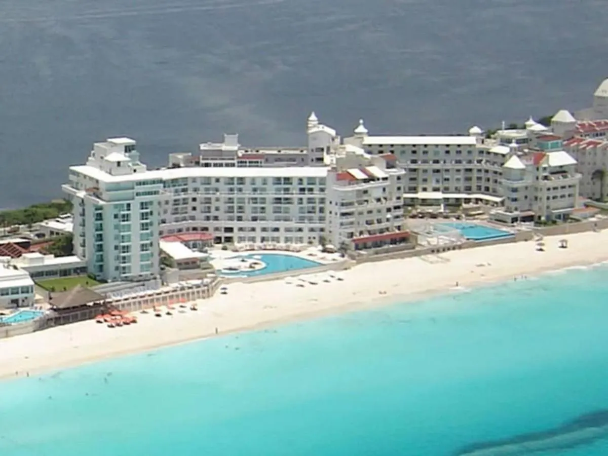 Beachfront Suite With Kitchenette In The Hotel Zone! Cancun Aparthotel