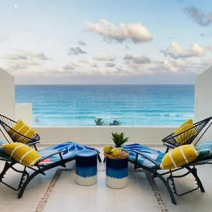 Aparthotel Ocean View Three Bedroom, Three Story Penthouse By The